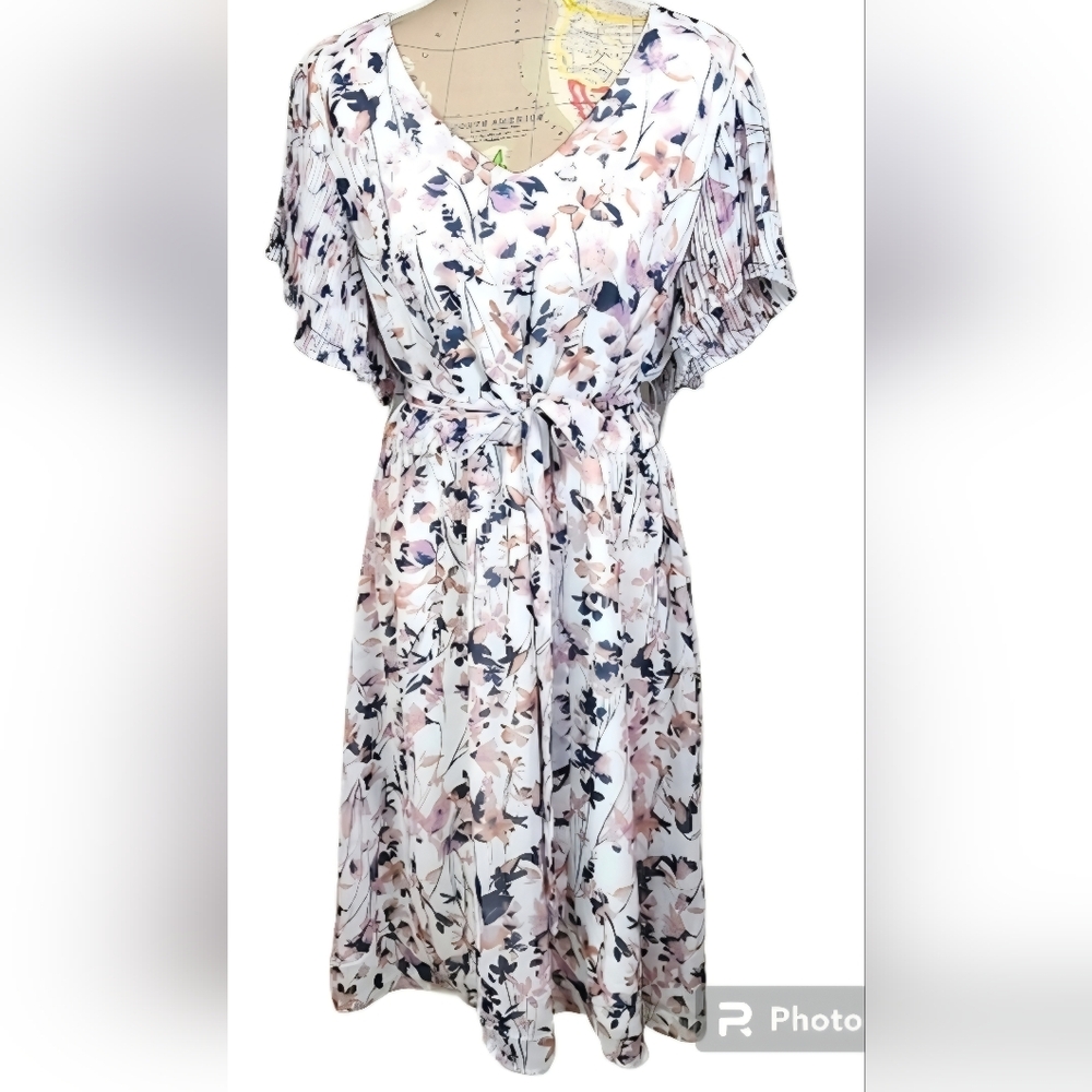 LANE BRYANT Size 18 White Floral Feminine Pleated Flutter Short Sleeve Dress NWT - Picture 11 of 11